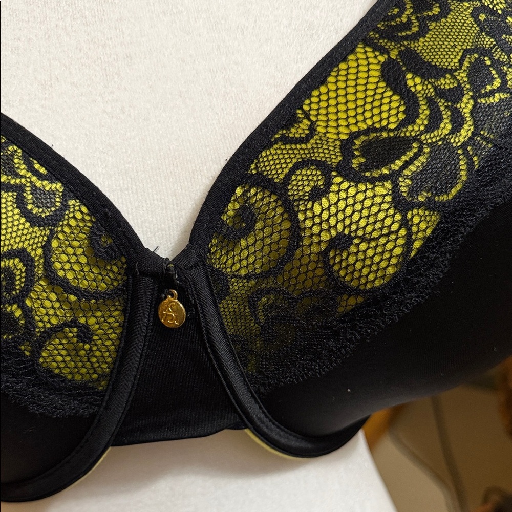 Ashley Stewart Black and Yellow Lace Underwire Bra. Size 44DD. - Picture 2 of 8